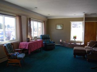 29 E Winthrop St, Newcastle, WY 82701