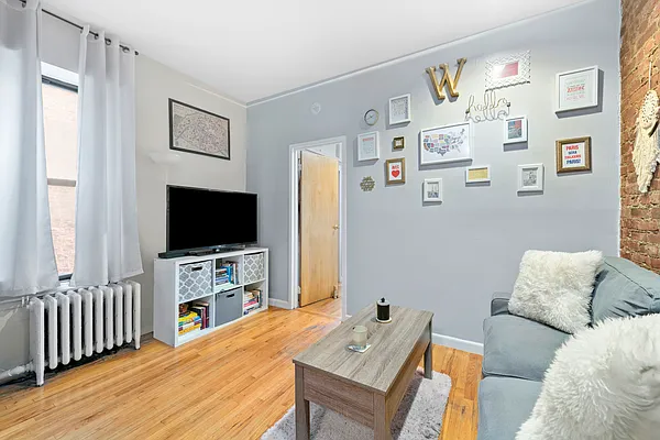 Rented by Compass | media 7