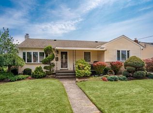 63 Martin Rd N, Bethpage, NY 11714