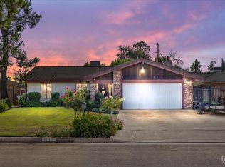 8912 Lilly St, Lamont, CA 93241