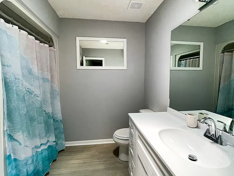 617 Rosemary Ln — Photo 10