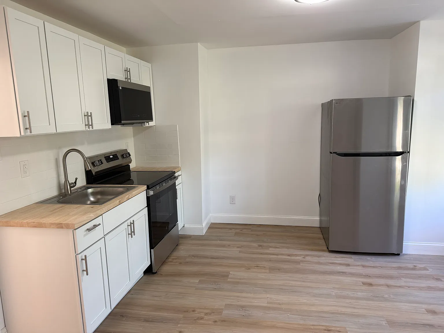 2 bed, 600 sqft, $1,200 — Photo 2