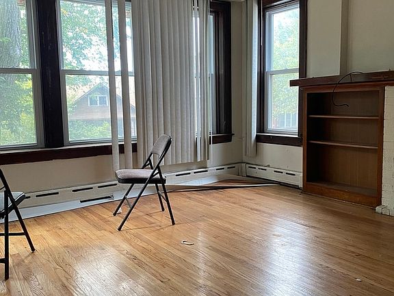 4th image of 4842 W Iowa St