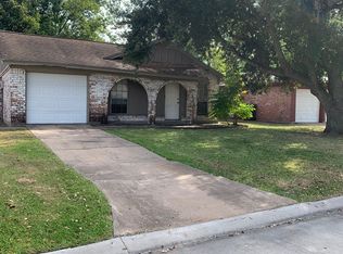 4827 Redfish Reef St, Bacliff, TX 77518
