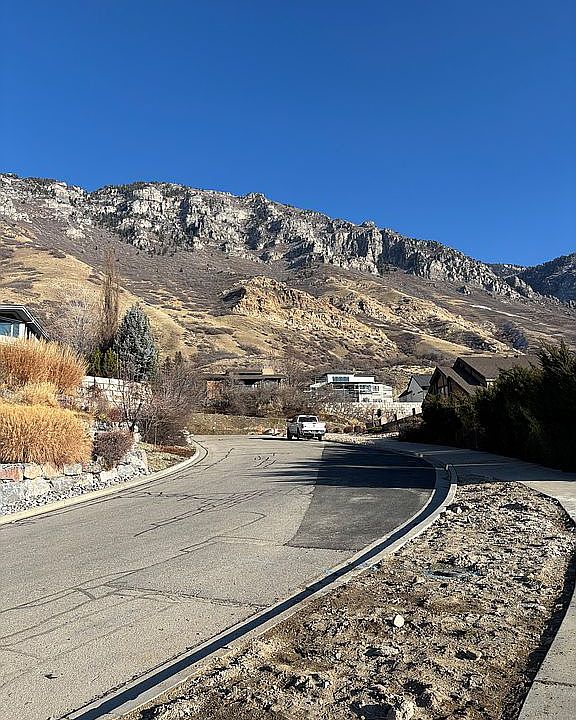 1st image of 1495 N Oak Ridge Cir