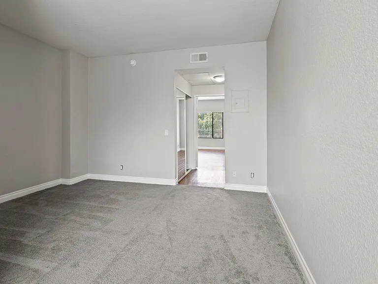 Park Place Apartments — Photo 43