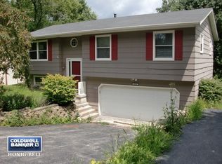 6312 Hillcrest Rd, Cary, IL 60013