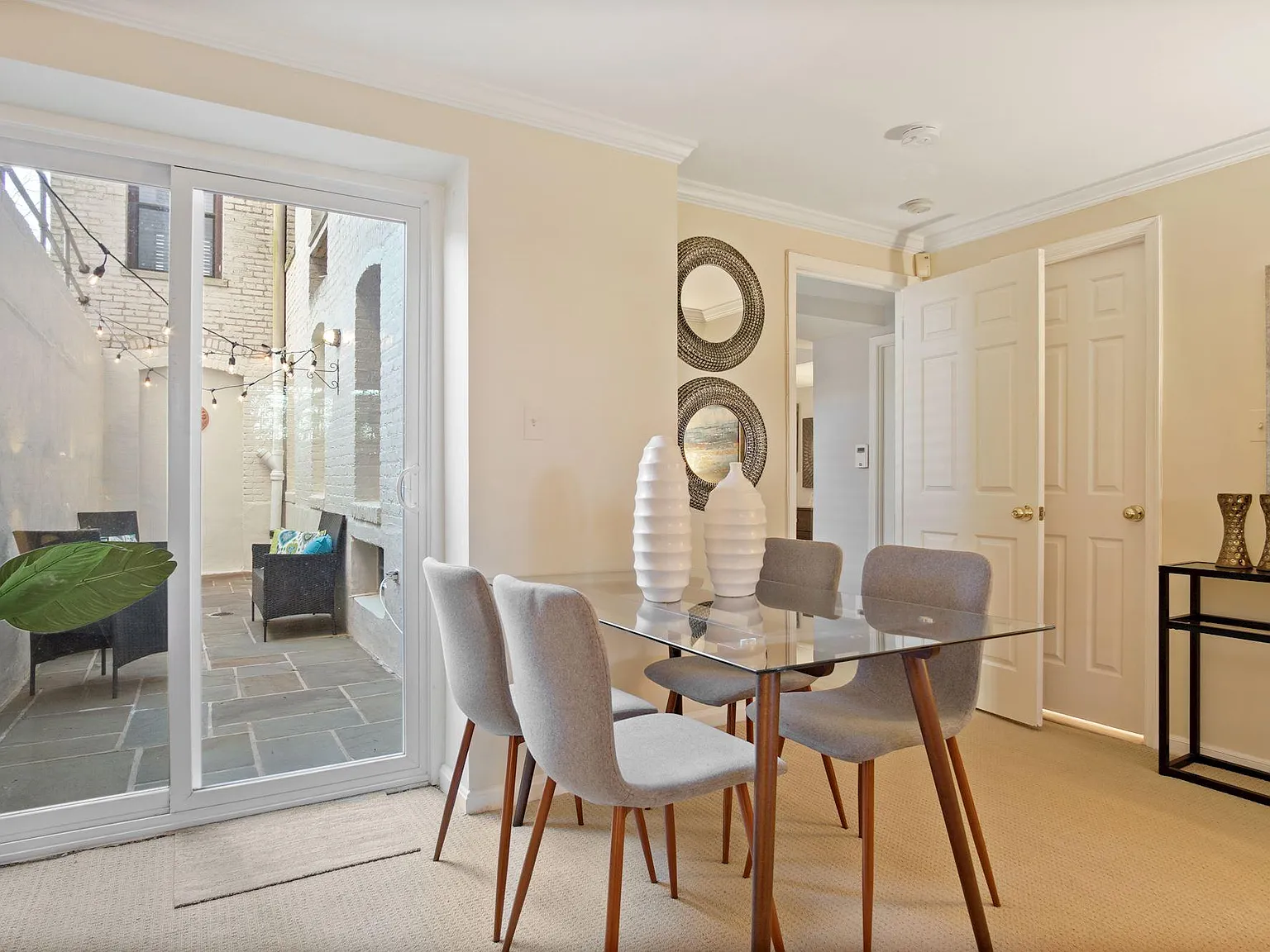 1 bed, 700 sqft, $2,350 — Photo 2