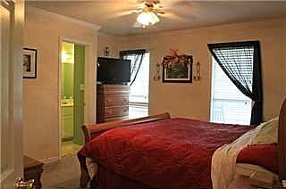 5th image of 901 Burgess St NW