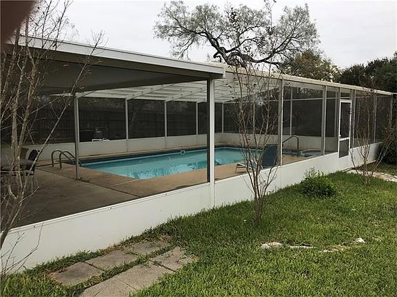 3rd image of 1001 Fawn Dr