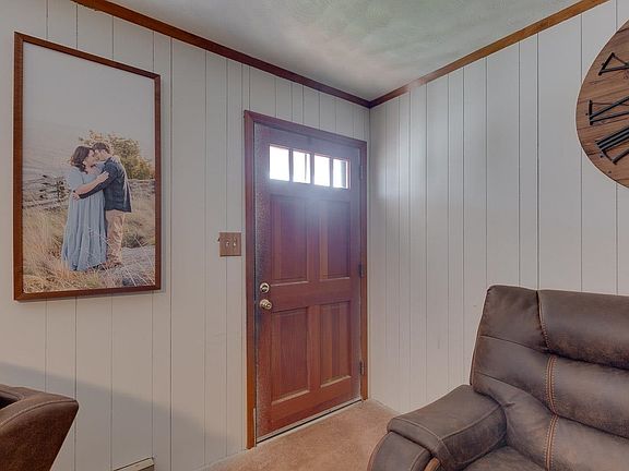 5th image of 104 Gaston Dr