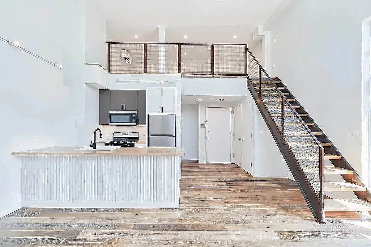 945 Bergen Street — Photo 4