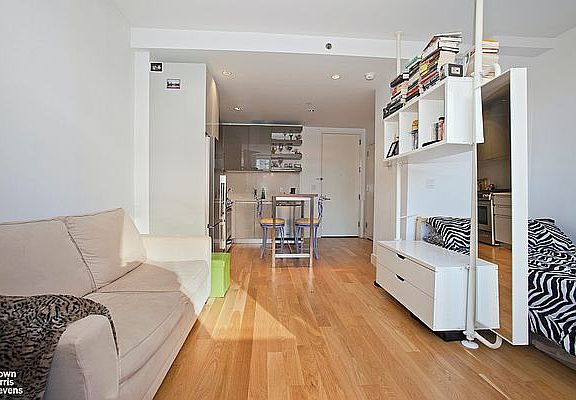 3rd image of 2-26 50th Ave #8J