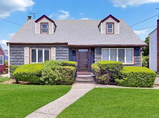 51 Virginia St, Valley Stream, NY 11580