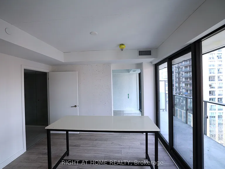 47 Mutual St #804 — Photo 9