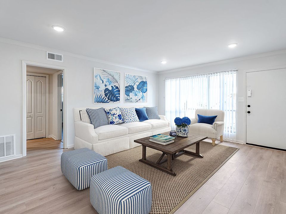 1st image of 1135 Woodland Ave NE APT 3