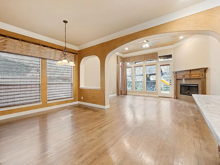 4046 E Hill Dr — Photo 5