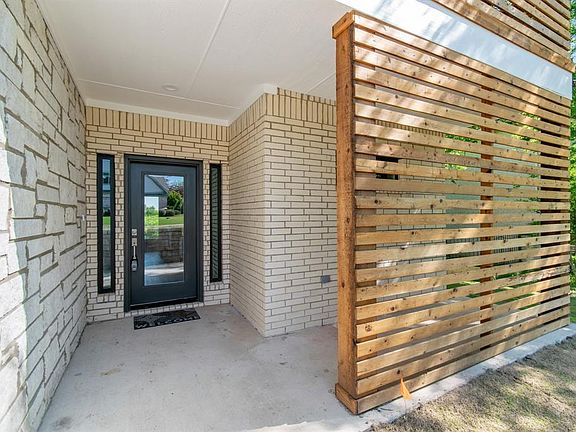 3rd image of 1107 Moonlight Bay Dr