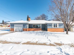 1329 Meredith Dr, Bismarck, ND 58501