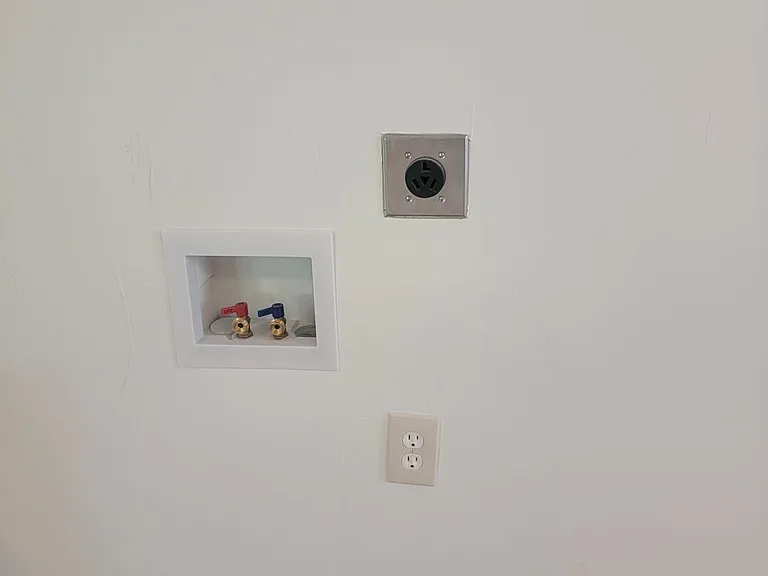 1031 W Bullock St #1 — Photo 4