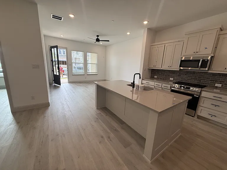 15832 Millwood Trl — Photo 5