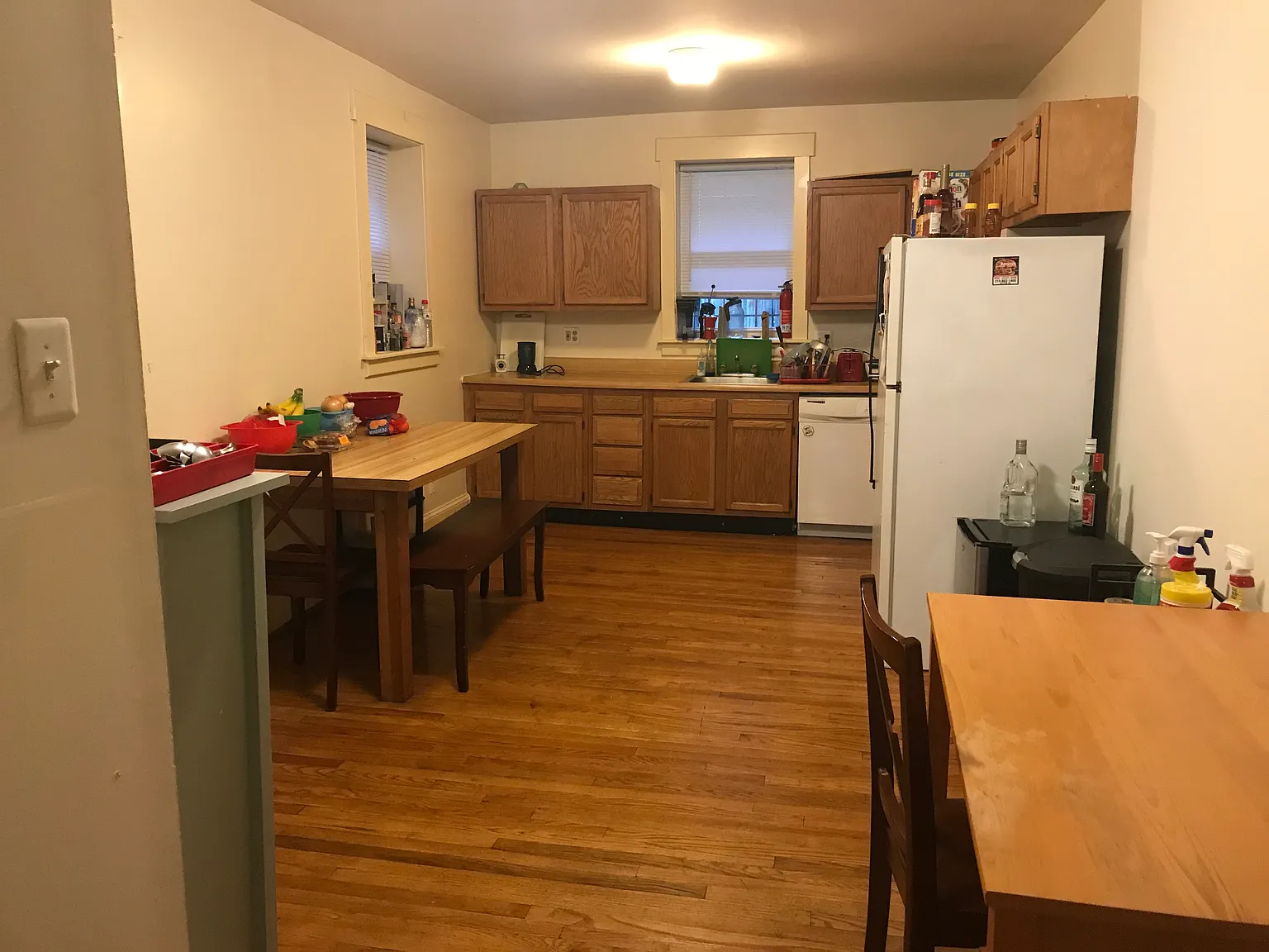 5 bed, 1375 sqft, $4,460 — Photo 2