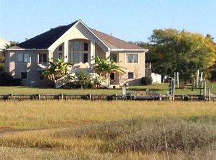 4006 S Shore Dr, Pascagoula, MS 39581