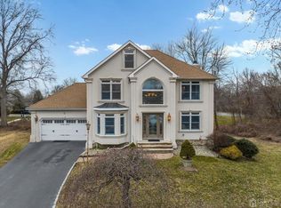 19 Sue Anne Ct, Aberdeen, NJ 07747
