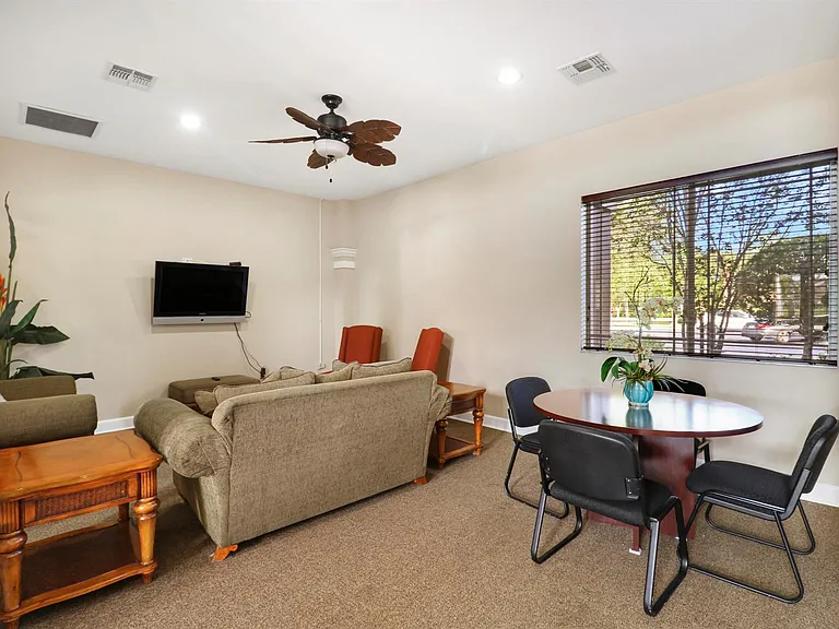 141 SW Palm Dr #306 — Photo 40