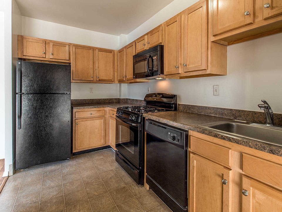 Kitchen with Maple Cabinetry