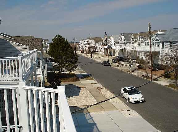 5th image of 114 52nd St #W