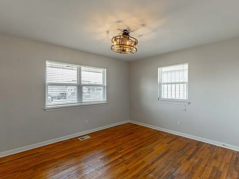 1605 Foust St — Photo 6