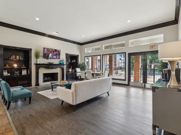 Lexington Apartments