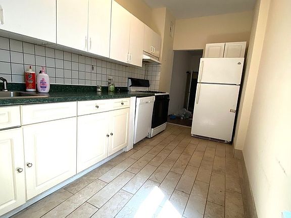 4th image of 178 India St APT 6