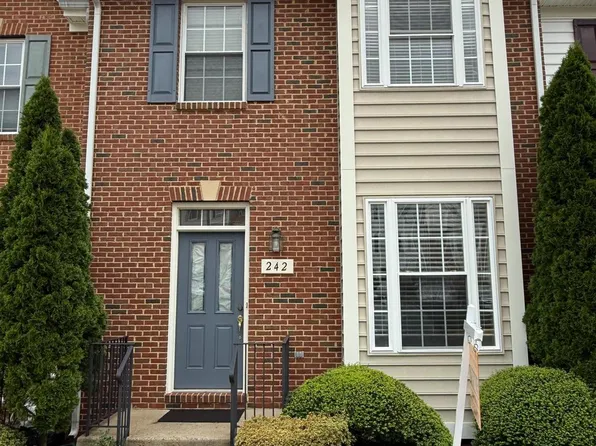 242 Kirby St, Manassas Park, VA 20111