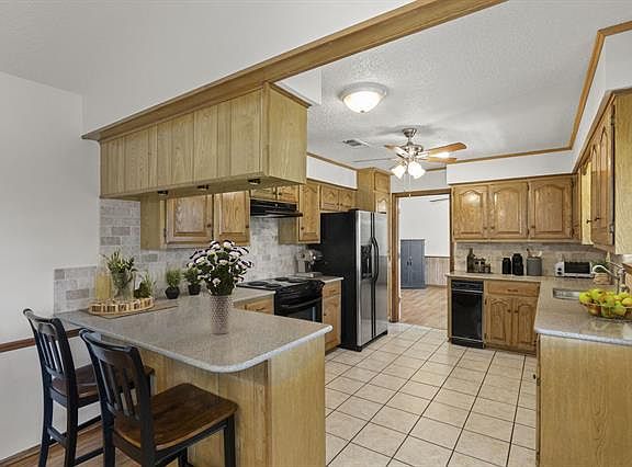 3rd image of 207 Clover Dr