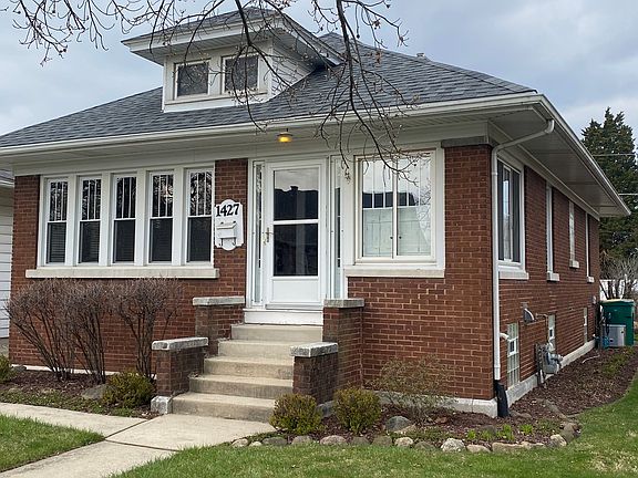2nd image of 1427 N Prairie Ave