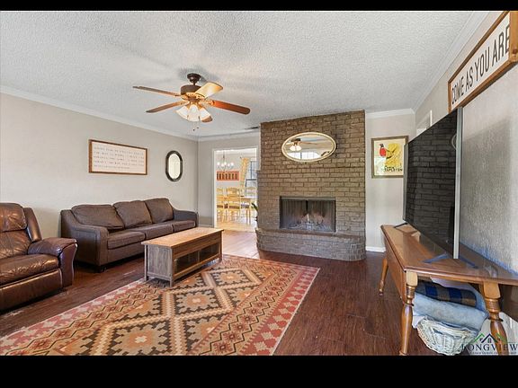 2nd image of 208 Driftwood St