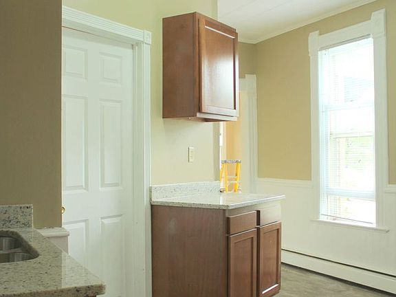 5th image of 671 Watson Ave #673