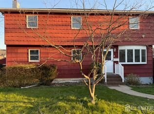 35 Fiat Ave, Iselin, NJ 08830