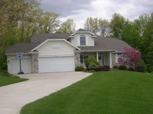 9190 Lady Lauren Dr NE, Rockford, MI 49341