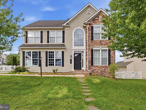 2nd image of 3741 Stonehouse Ln