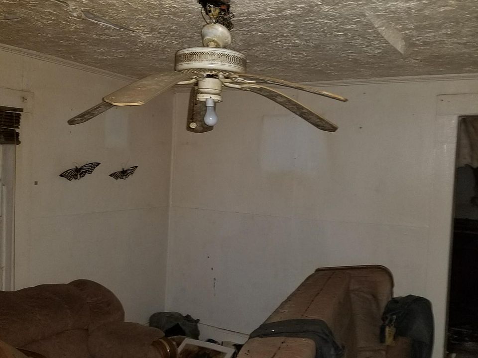 2nd image of 3075 Azlee Pl NW