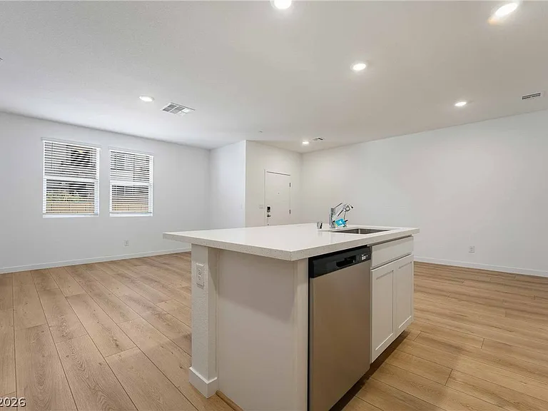 2558 Venetia Pointe St — Photo 7