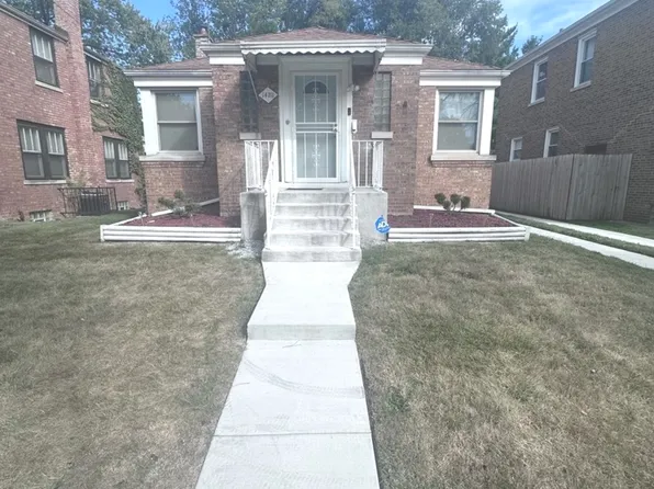 (undisclosed Address), Riverdale, IL 60827