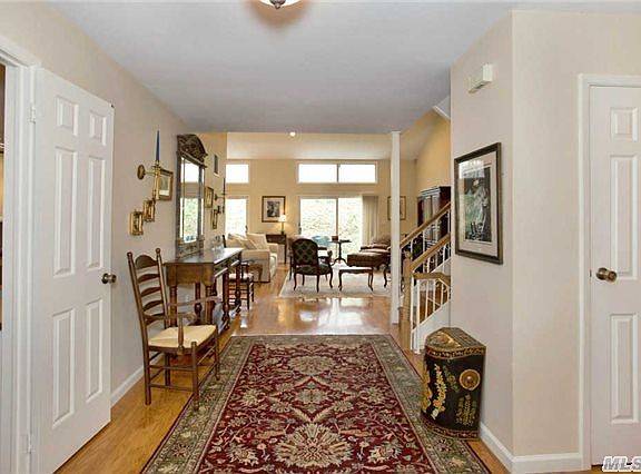 3rd image of 70 Fairway Cir N