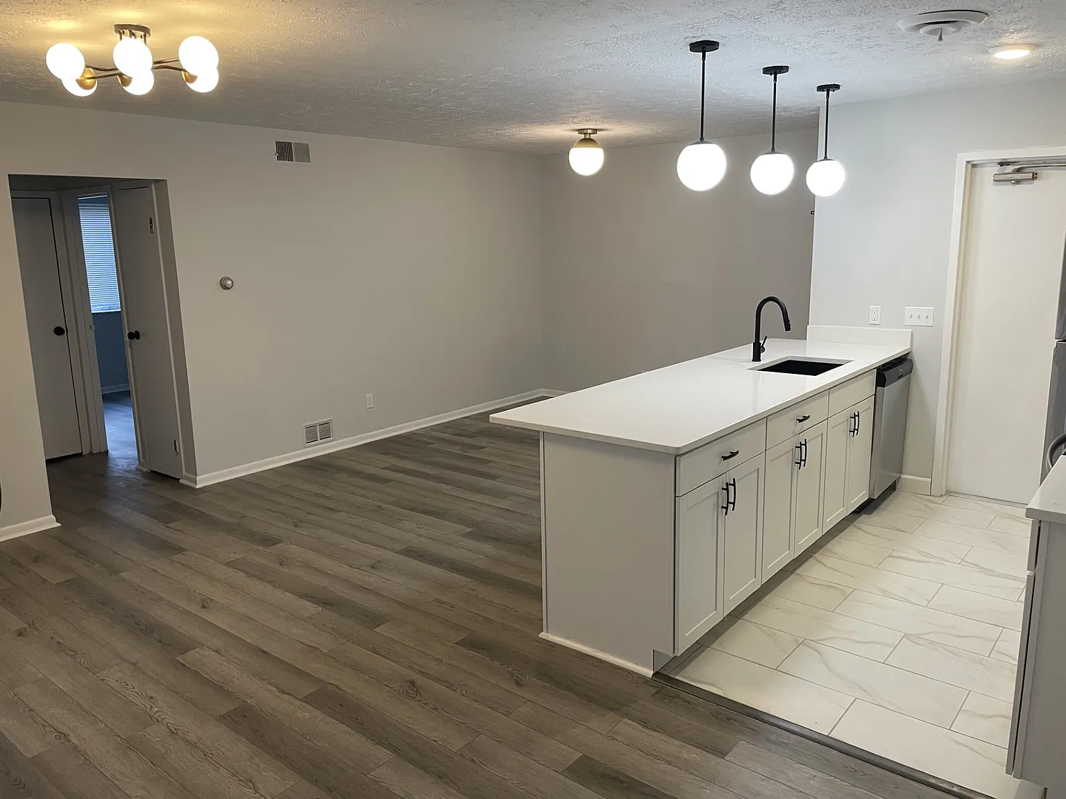 Ranchvale Apartments — Photo 4