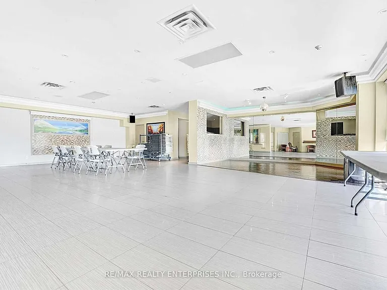 2466 Eglinton Ave E #LPH8 — Photo 25