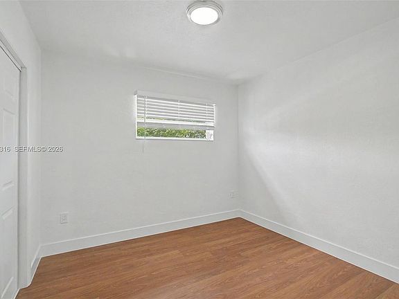 4th image of 3170 SW 16th St #10