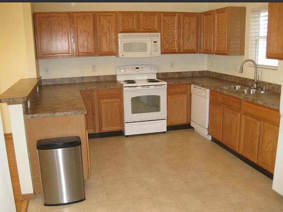 3rd image of 3984 Summerstone Dr